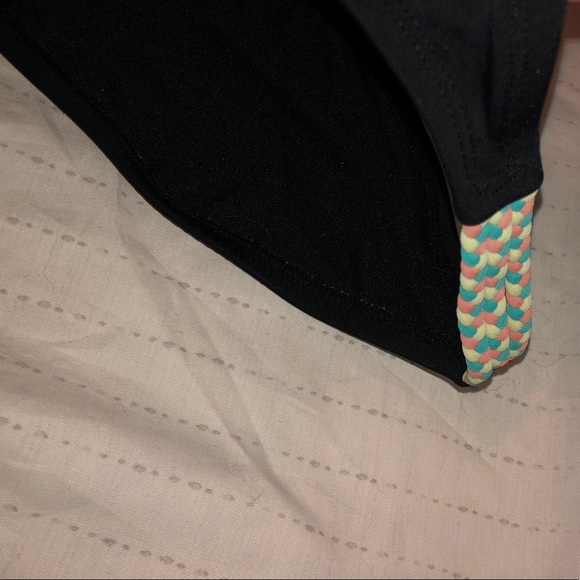 🆕 Black Ruched Bikini Bottom 👙 - Picture 3 of 7